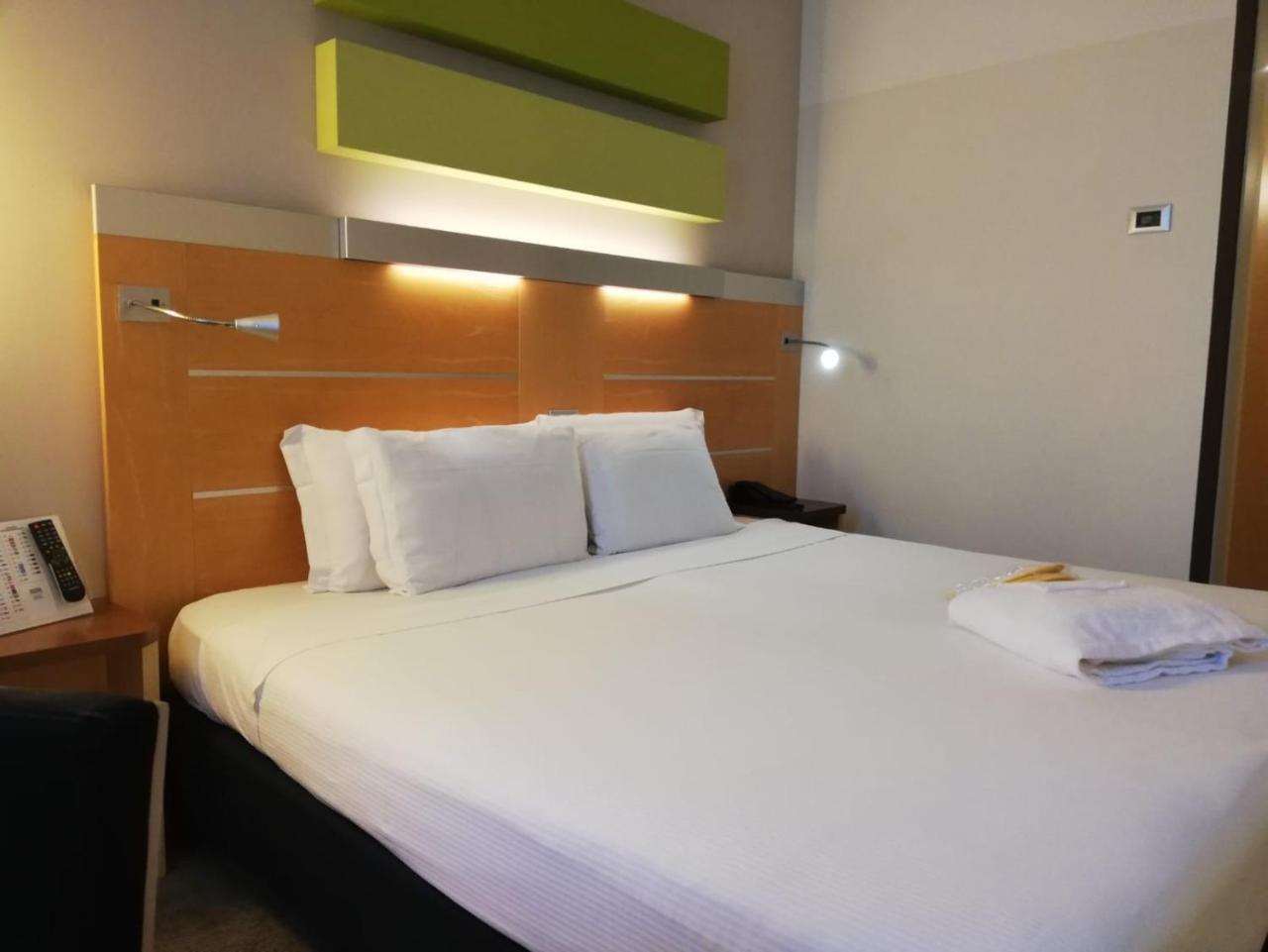 Ih Hotels Milano Gioia Exterior foto